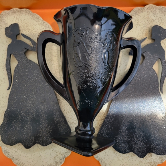 Vintage L.E. Smith Black Amethyst Glass Trophy Vase ~ Embossed Dancing Nymphs - Picture 7 of 16